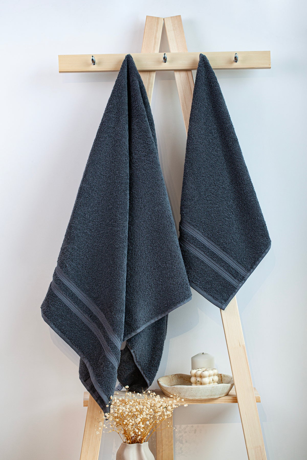 Premium Towel - Versatile, Sustainable, Absorbent & Quick-drying - 100% Cotton (50 x 90 cm)