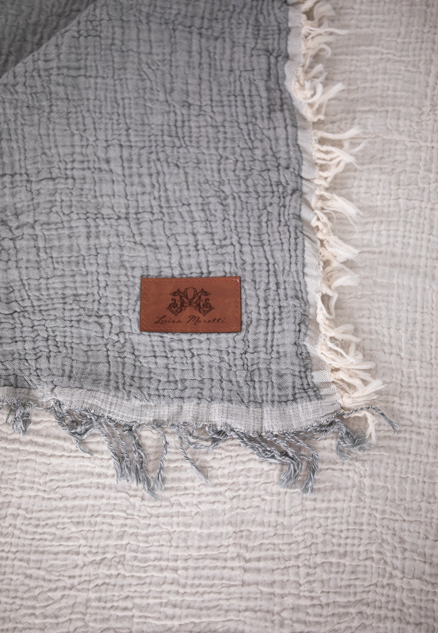 Premium Musselin Tagesdecke 240x260 cm - 100% Baumwolle - extraweiche Baumwolldecke als Kuscheldecke, Bett-Überwurf, Sofa-Überwurf, Couch-Überwurf - warme Sofa-Decke