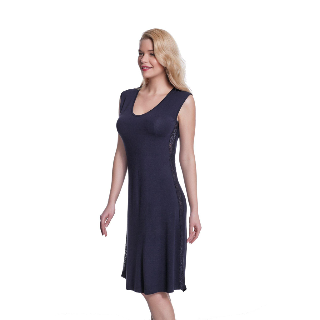 Nightdress made of bamboo viscose with lace-trimmed long sides