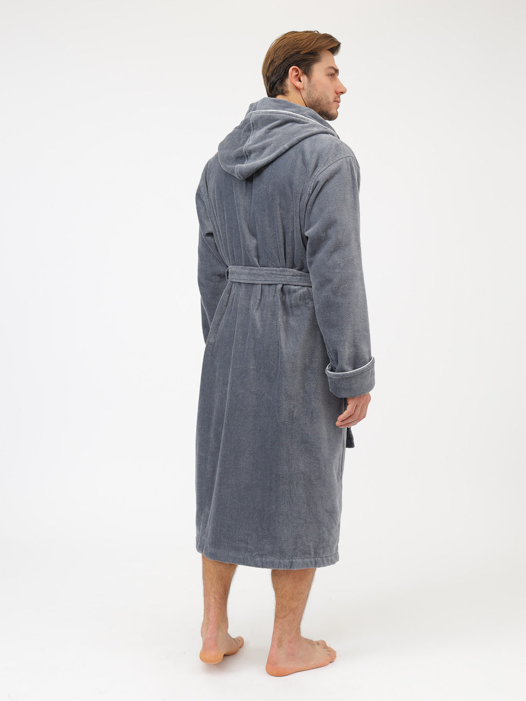 Edeler Herrenbademantel aus hochwertiger Baumwolle mit Kapuze in Velour