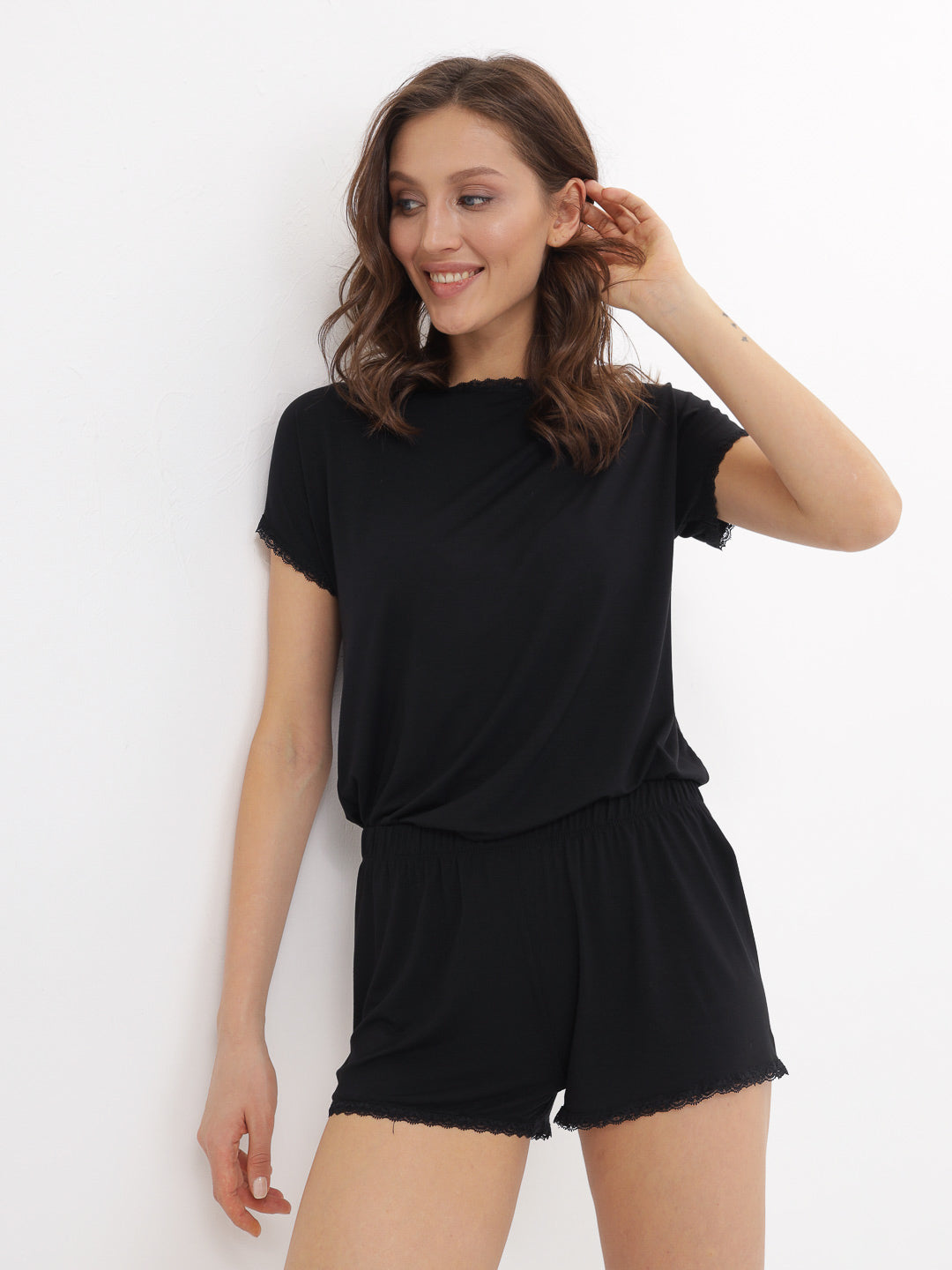 Women's pajama set made of bamboo viscose with a lace top