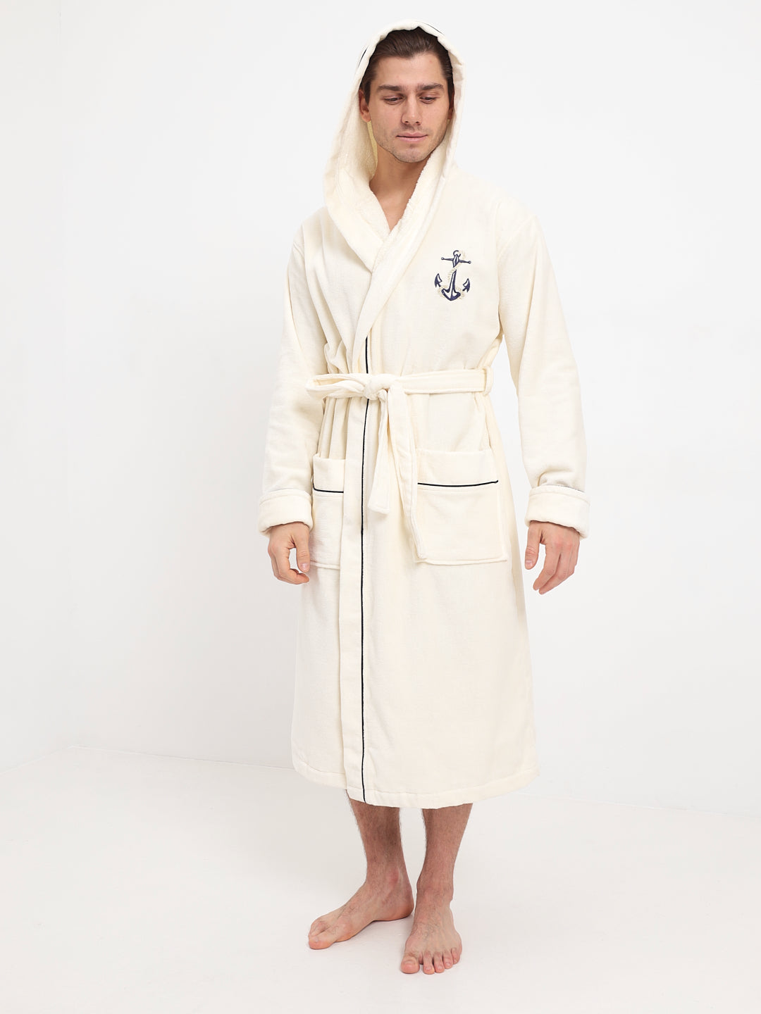 Peignoir élégant pour hommes en coton de haute qualité avec capuche en velours ornée d'une fine broderie d'ancre