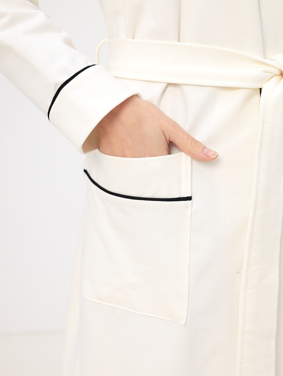Women's dressing gown made of high-quality cotton