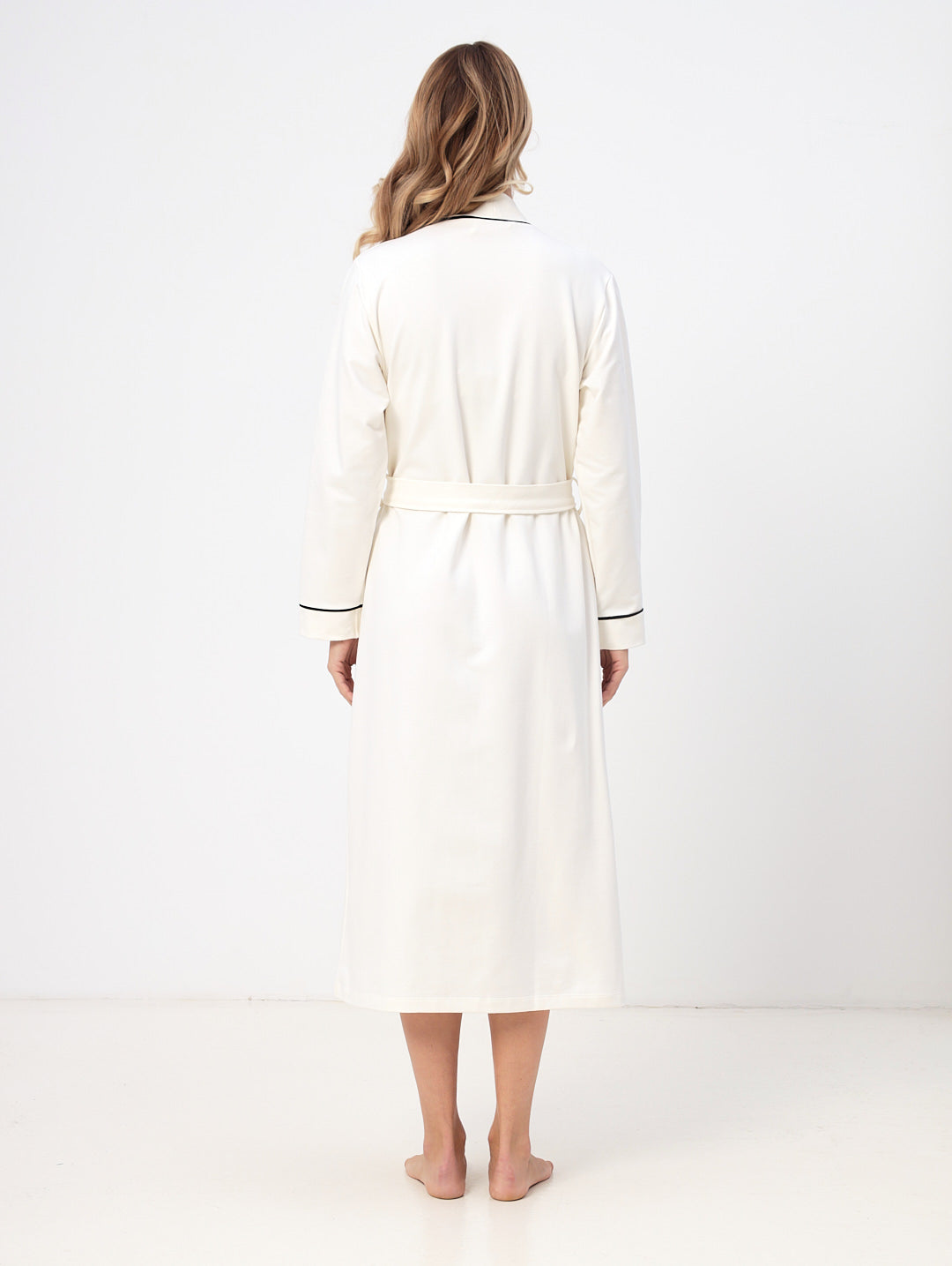Women's dressing gown made of high-quality cotton