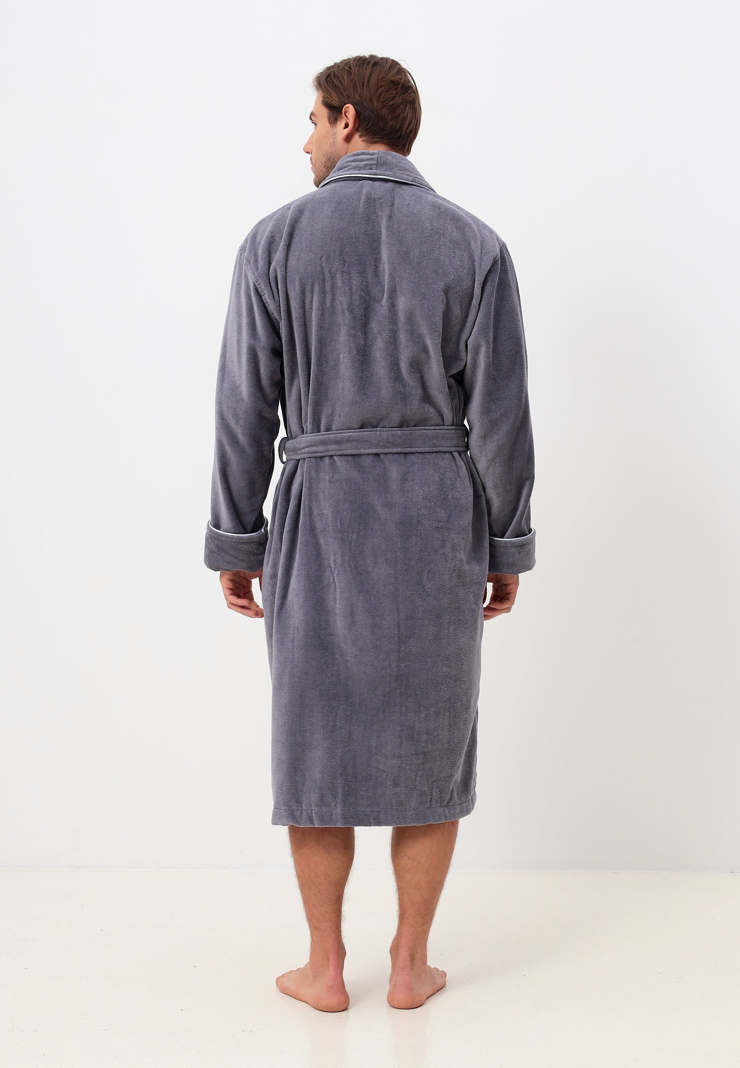 Edeler Schalkragen Herrenbademantel aus hochwertiger Baumwolle in Velour