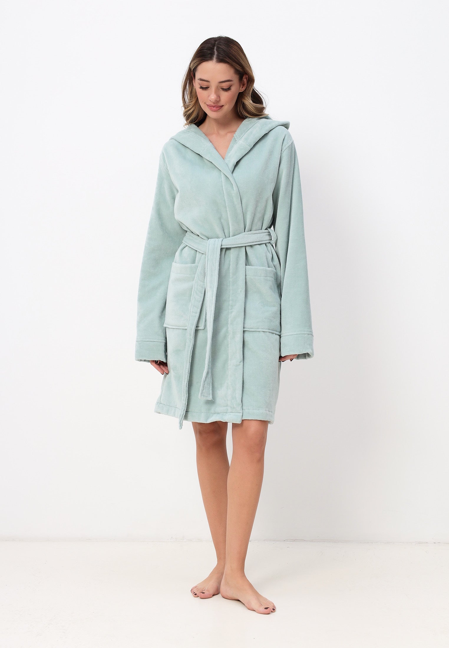 Damenbademantel aus hochwertiger Baumwolle