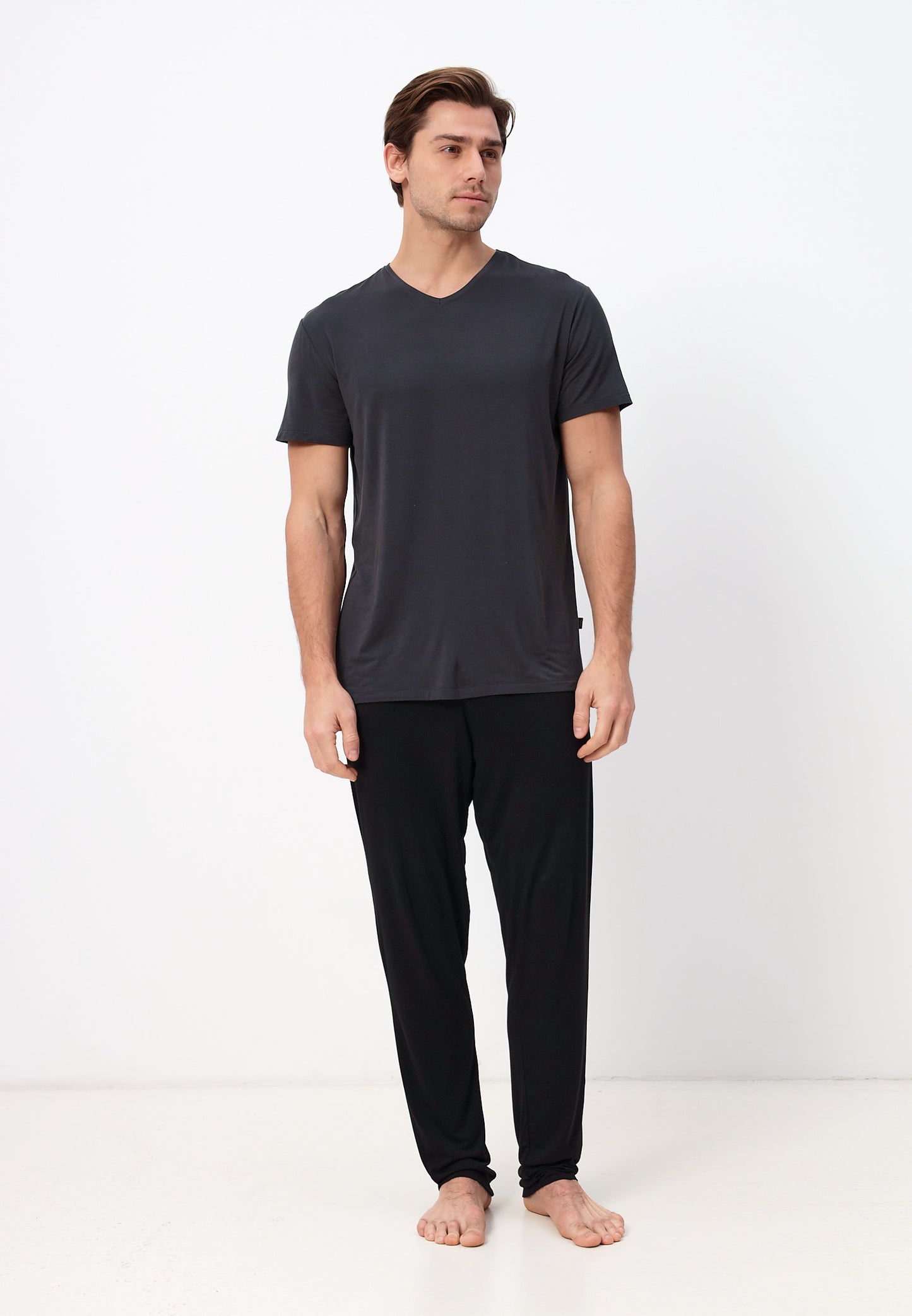 Men's pijama set made of bamboo viscose with long pants and top with short sleeves