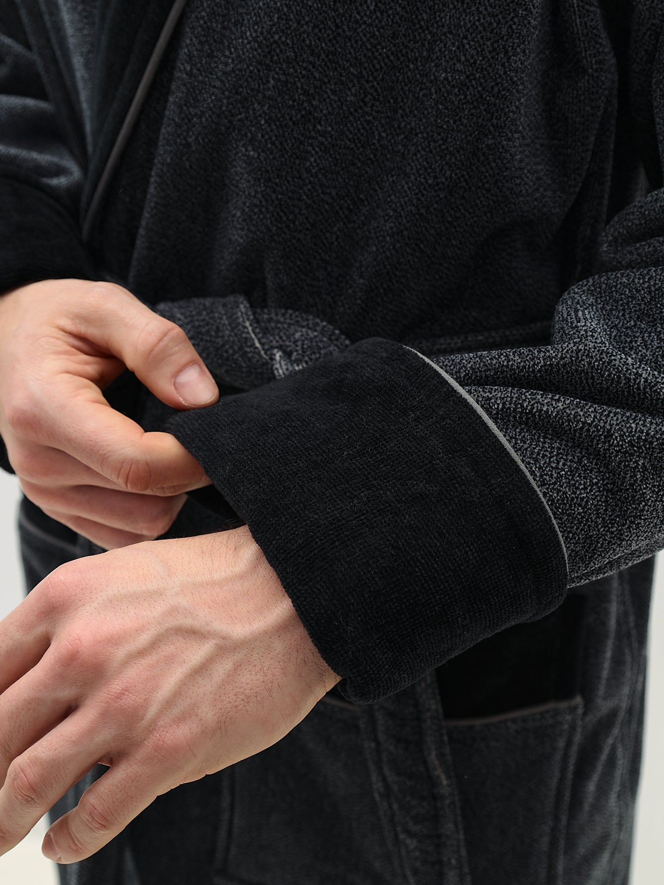 Noble shawl collar men's bathrobe made of high-quality cotton in velour melange design