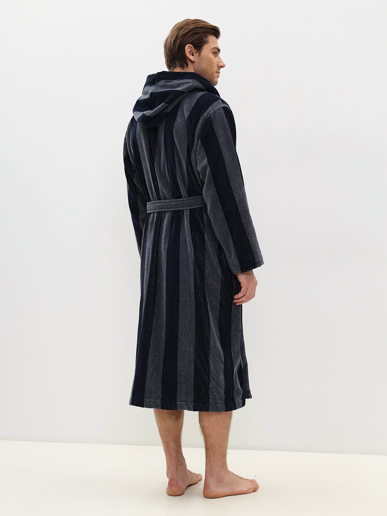 Noble men's bathrobe made of high-quality cotton with hood in velour melange stripe design