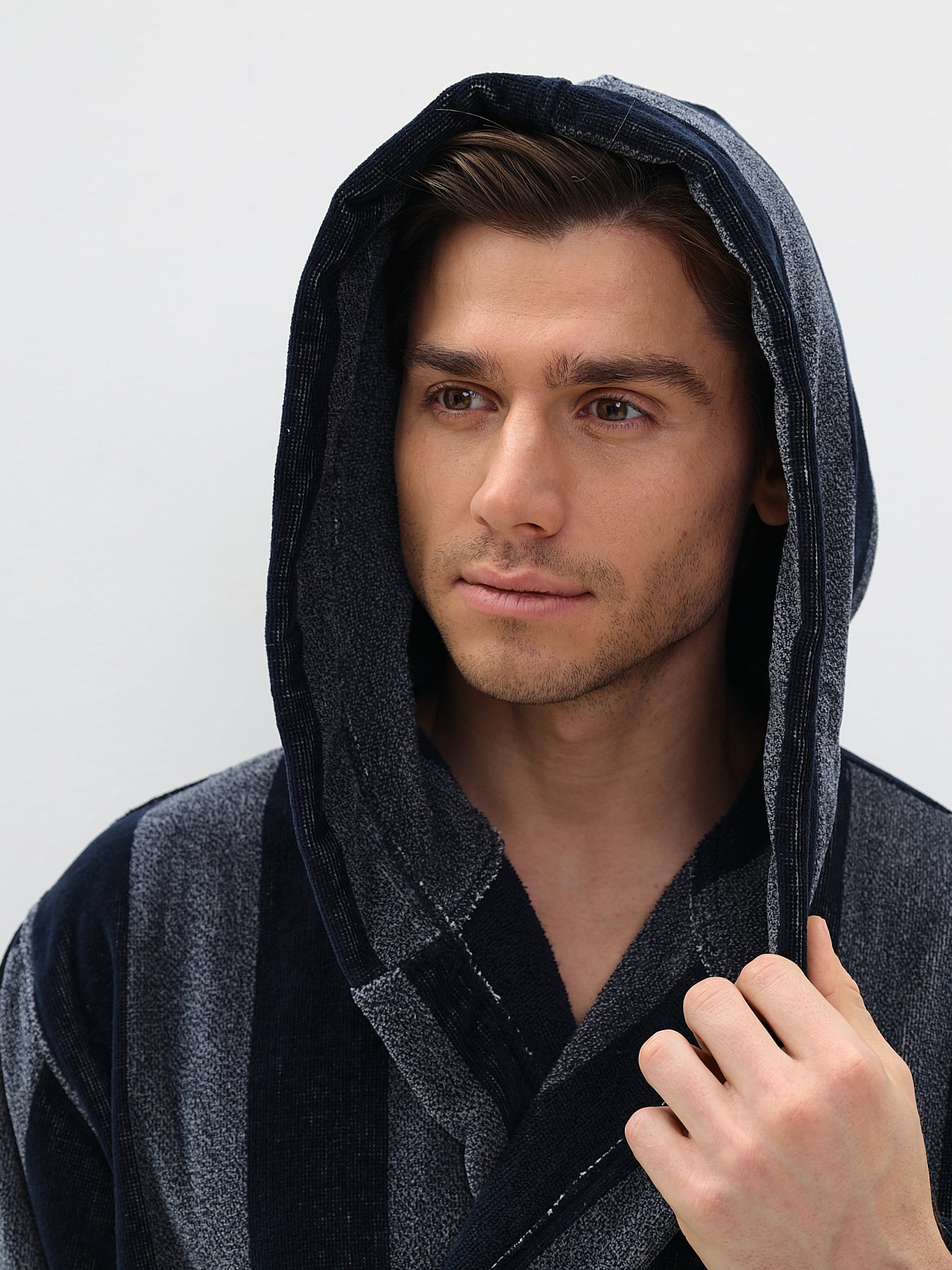 Noble men's bathrobe made of high-quality cotton with hood in velour melange stripe design