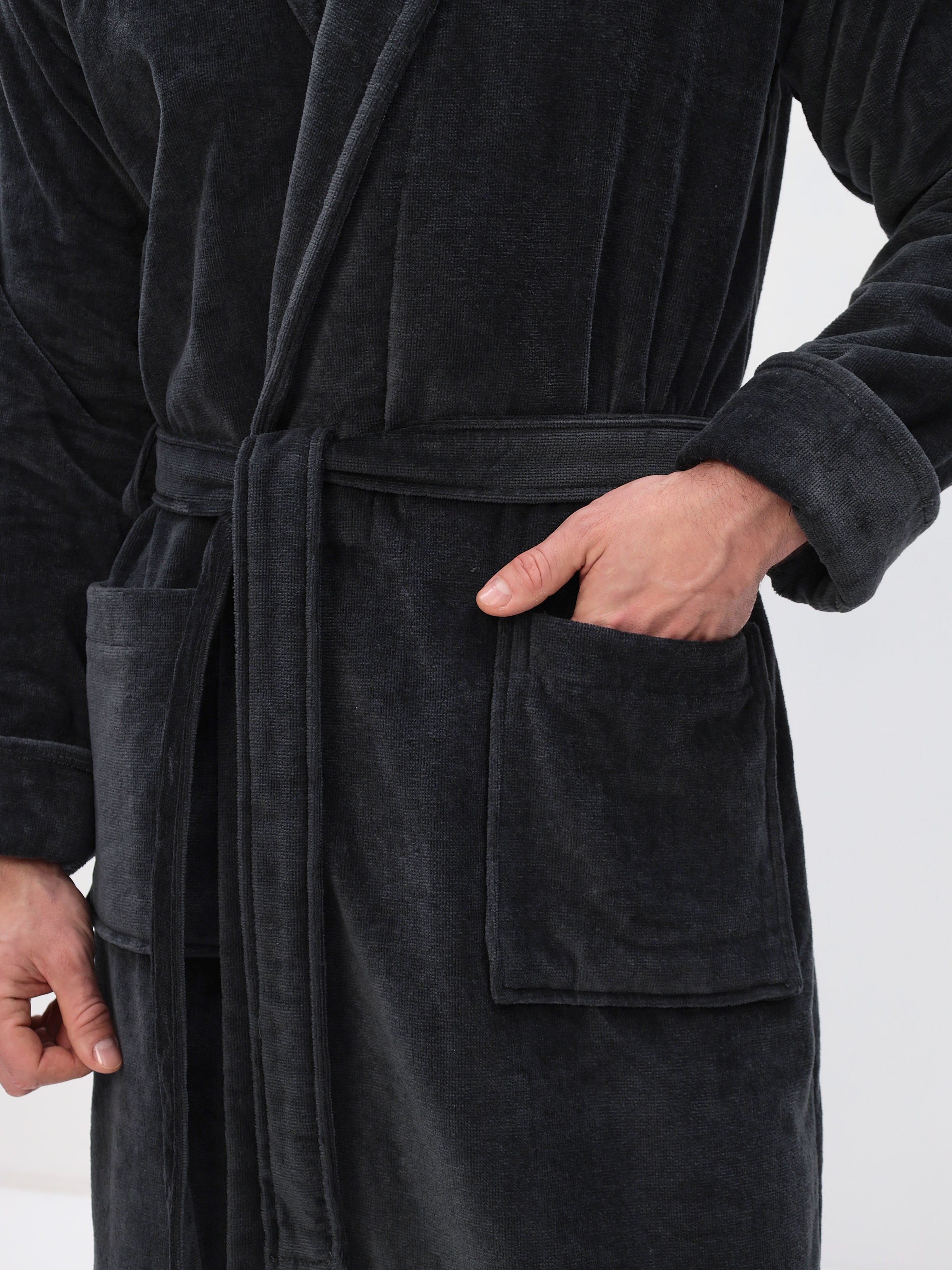 Edeler Schalkragen Herrenbademantel aus hochwertiger Baumwolle in Velour