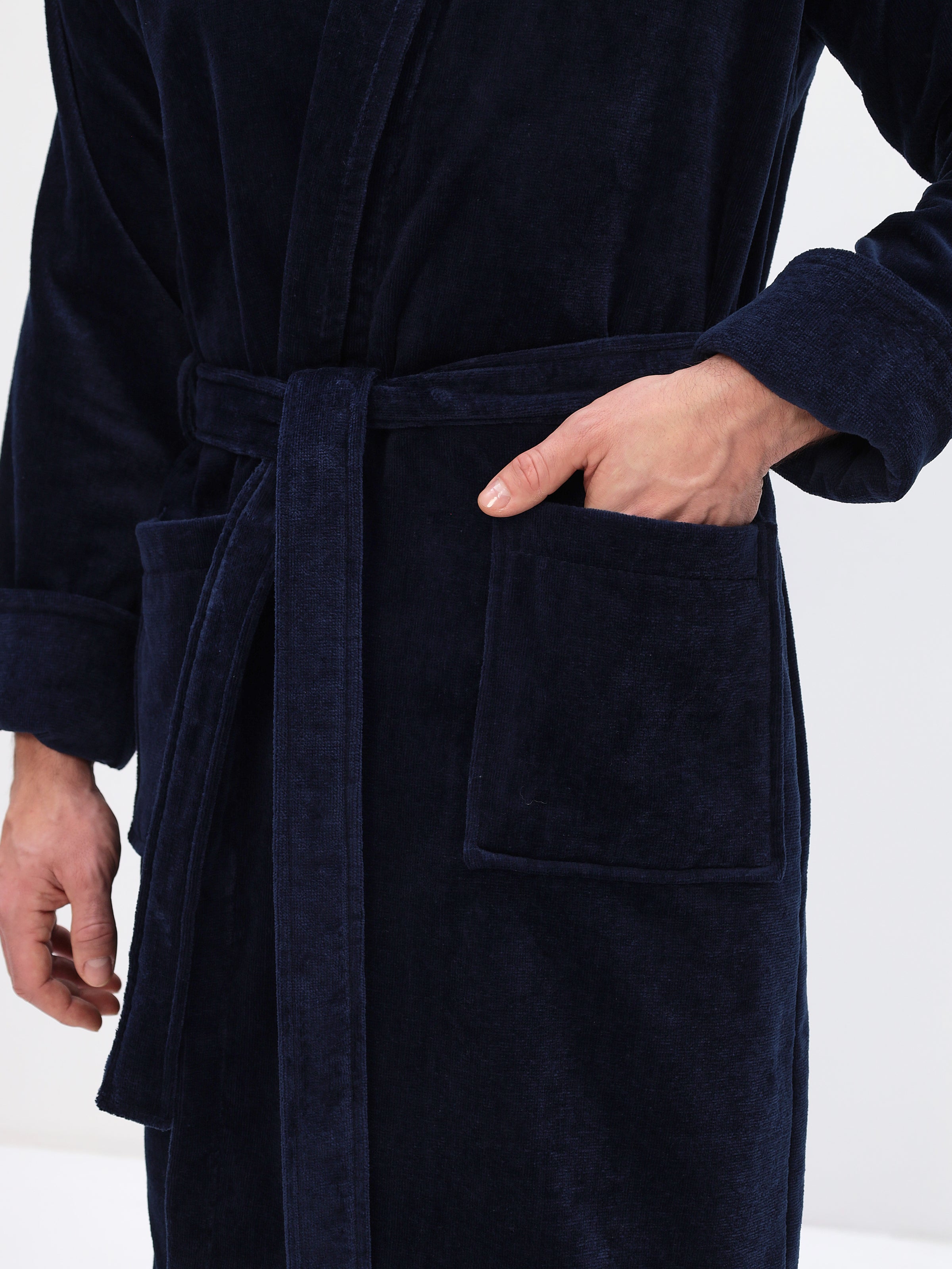 Noble shawl collar men's bathrobe made of high-quality cotton in velour