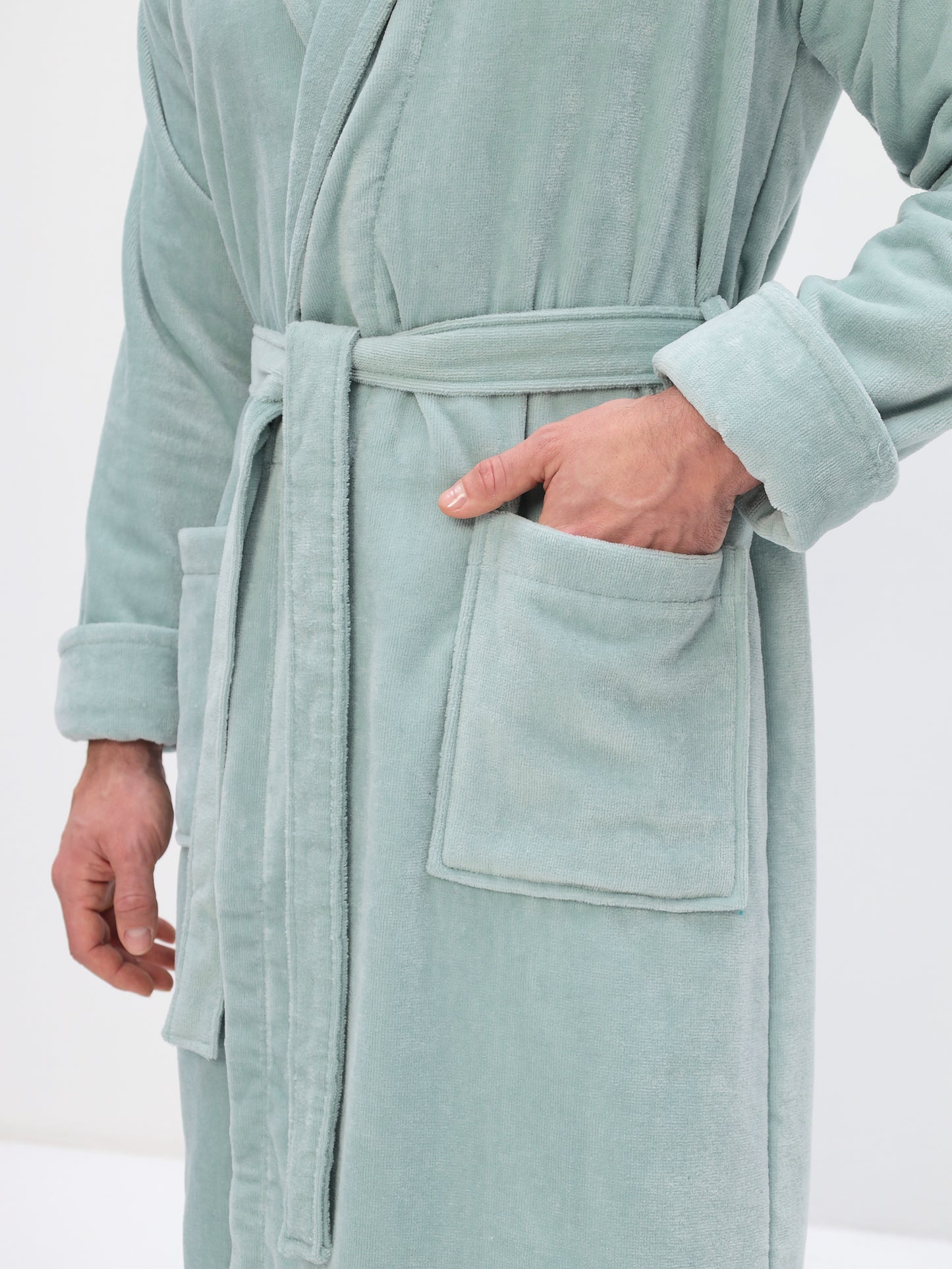 Noble shawl collar men's bathrobe made of high-quality cotton in velour
