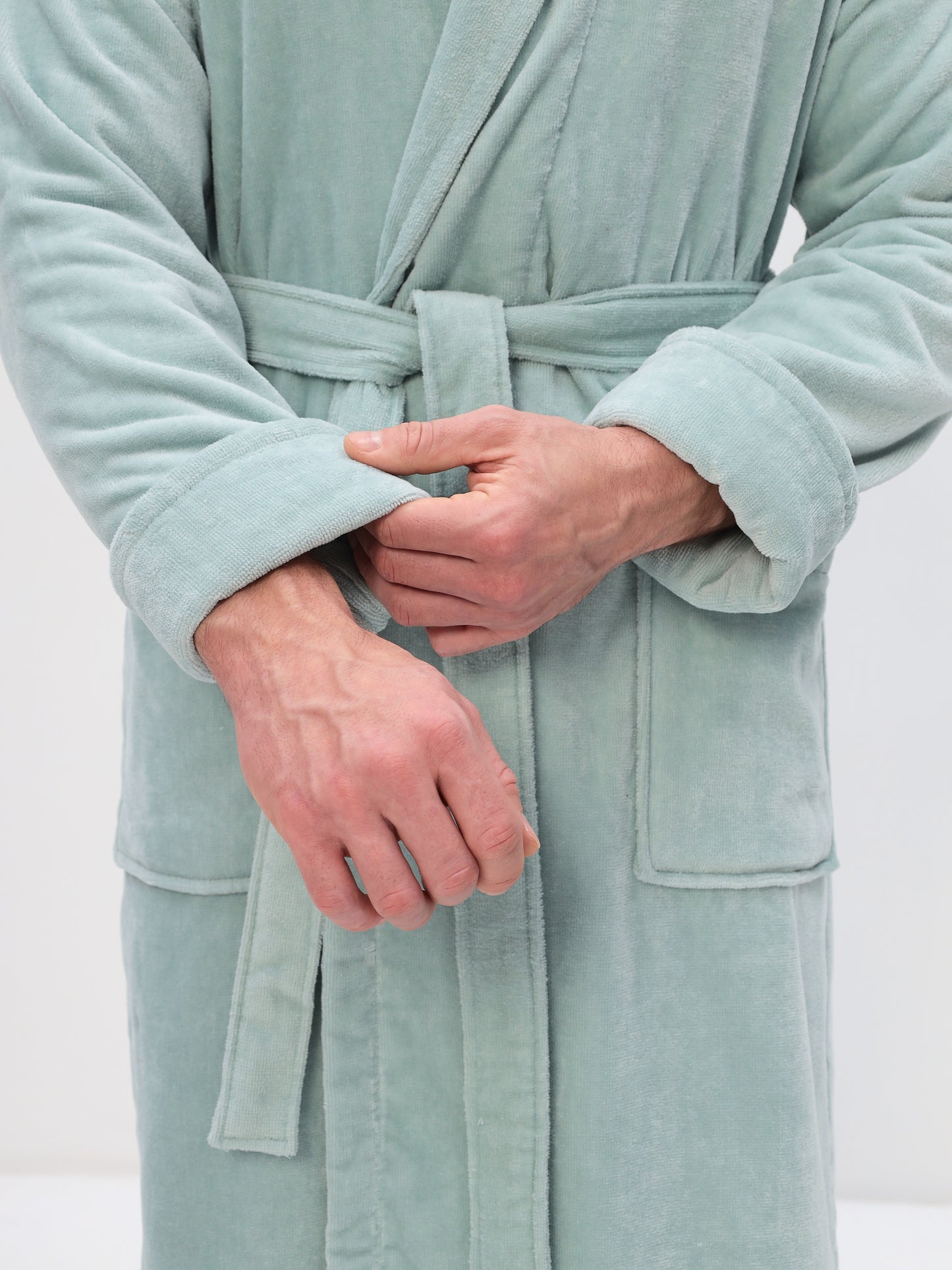 Noble shawl collar men's bathrobe made of high-quality cotton in velour