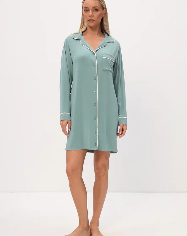 Nightdress made of bamboo viscose with a fine lace on the shoulder