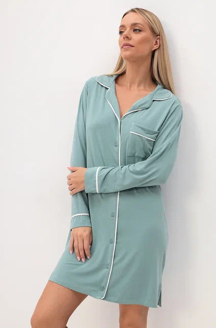 Nightdress made of bamboo viscose with a fine lace on the shoulder