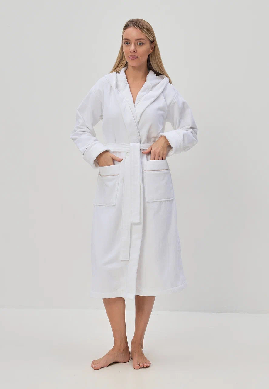 Premium Kapuzen-Bademantel aus 100% Baumwoll-Velours