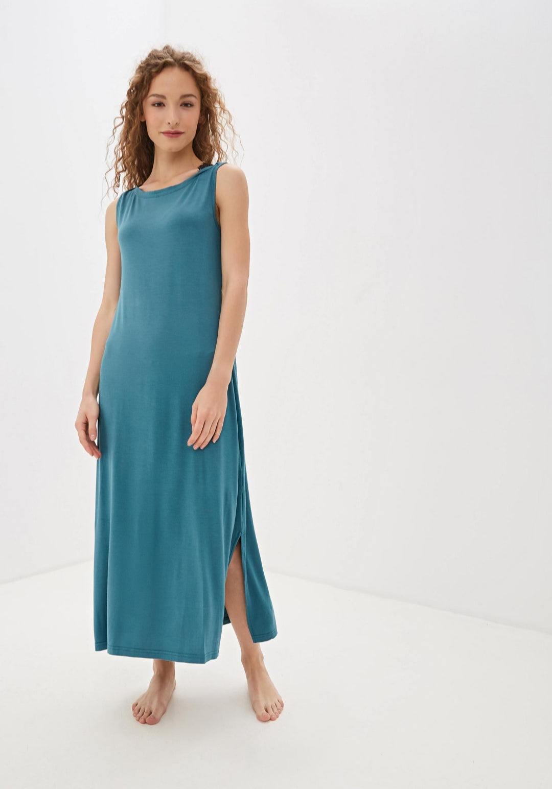 Nachtkleid aus Bambusviskose mit einer feinen Spitze an der Schulter