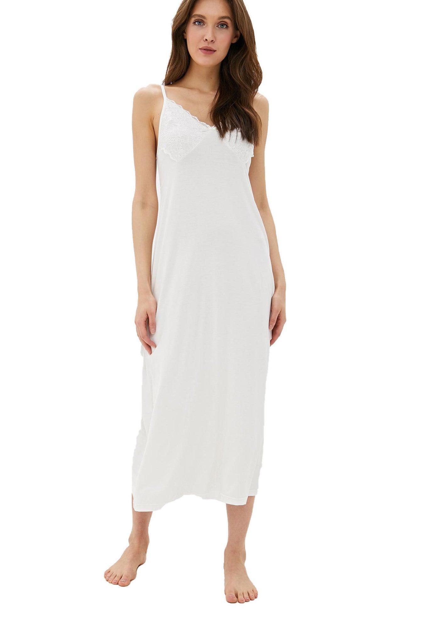 Nachtkleid aus Bambusviskose mit Spaghetti-trägern und einer wunderschönen Spitze