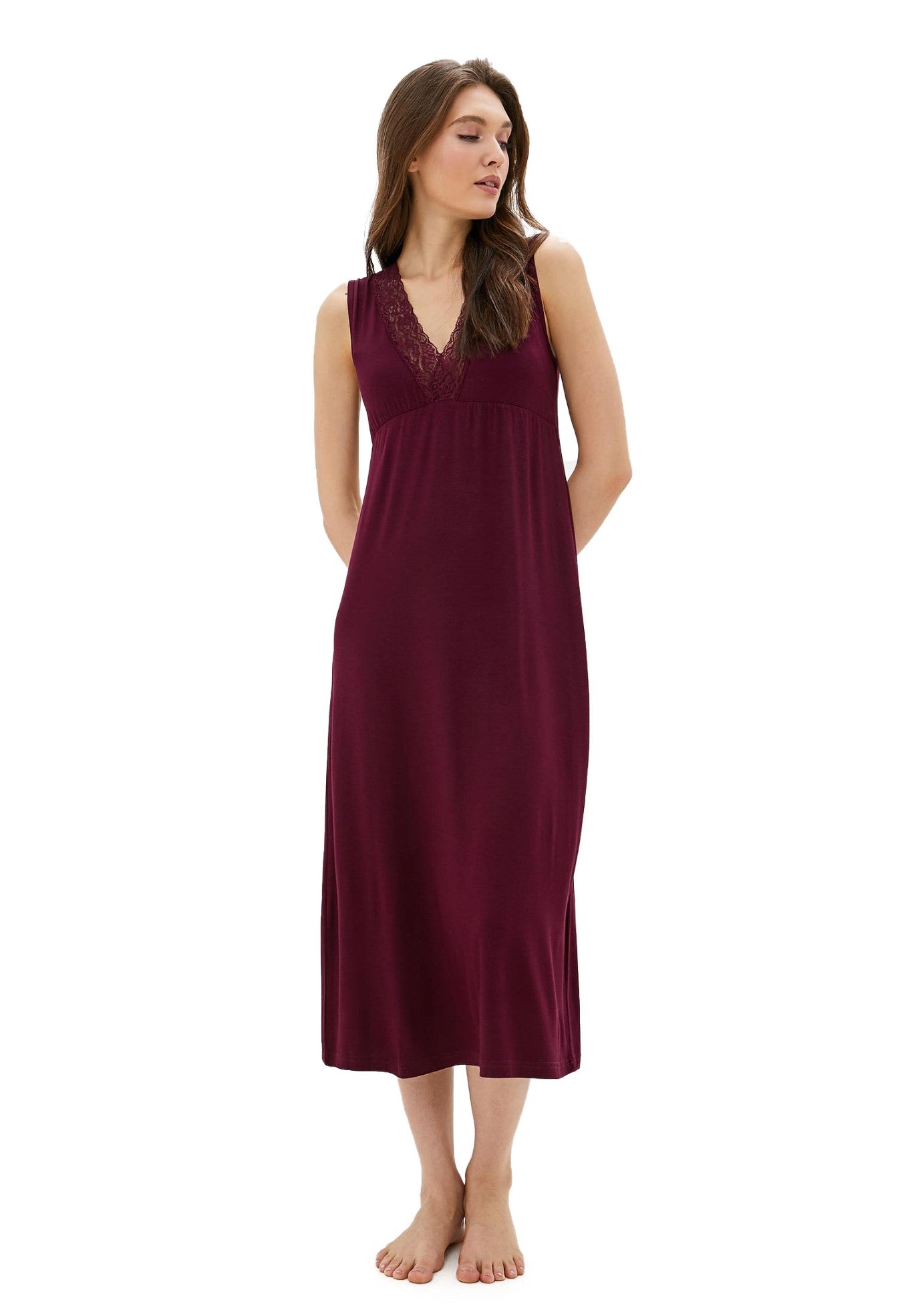 Exklusives Nachtkleid mit einer feinen Spitze am V-Ausschnitt LMS-6038
