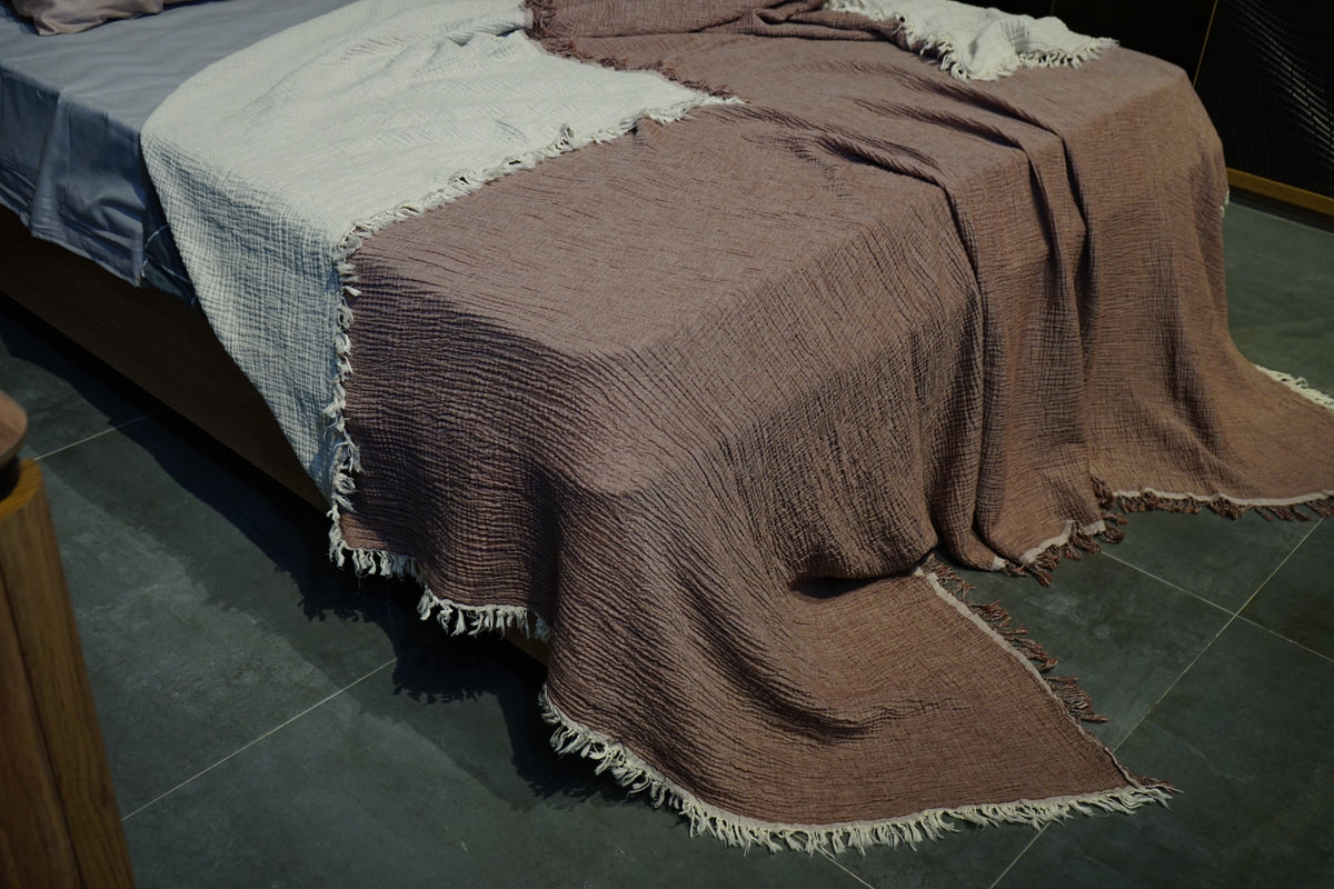 Premium muslin bedspread 240x260 cm - 100% cotton - extra soft cotton blanket as a cuddly blanket, bed throw, sofa throw, couch throw - warm sofa blanket