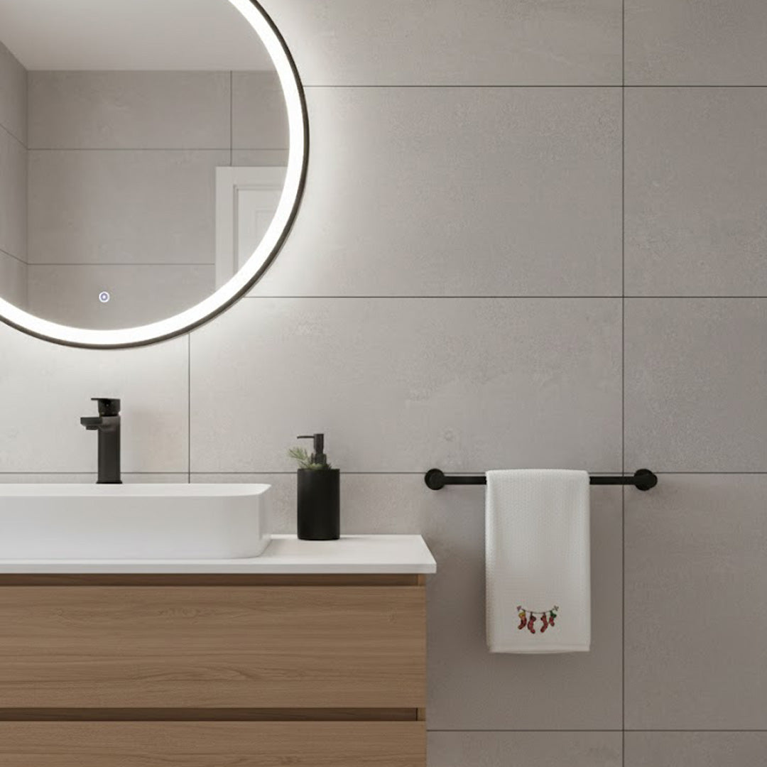 Gästehandtuch mit bestickten Weihnachtsstrümpfen