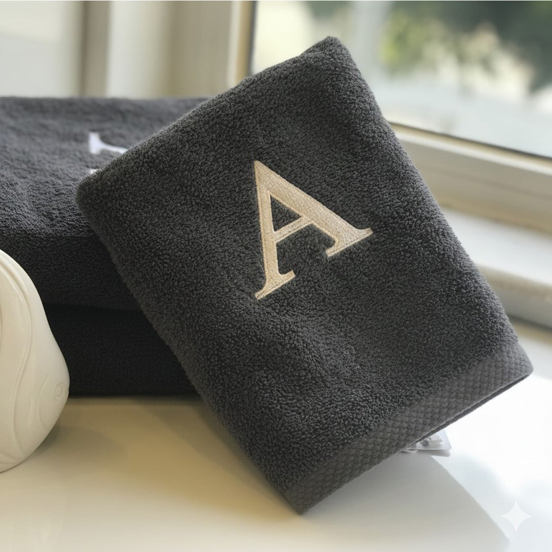Premium Handtuch - Mit edler Stickerei Buchstabe "A" - Vielseitig, Nachhaltig, Saugstark & Schnelltrocknend - 100% Baumwolle