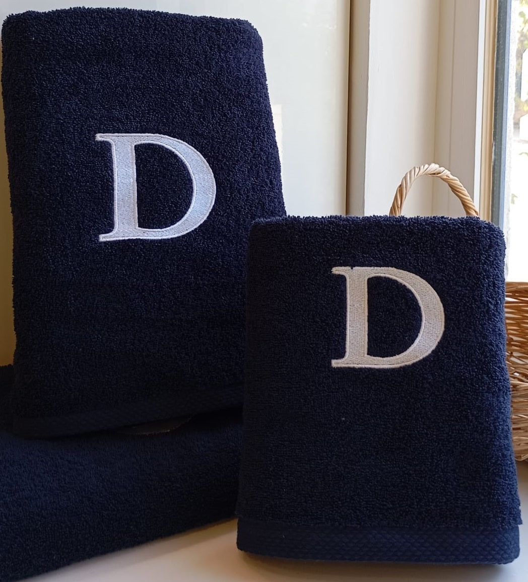 Serviette haut de gamme - avec élégante lettre "D" brodée - polyvalente, durable, absorbante et à séchage rapide - 100 % coton - bleu marine
