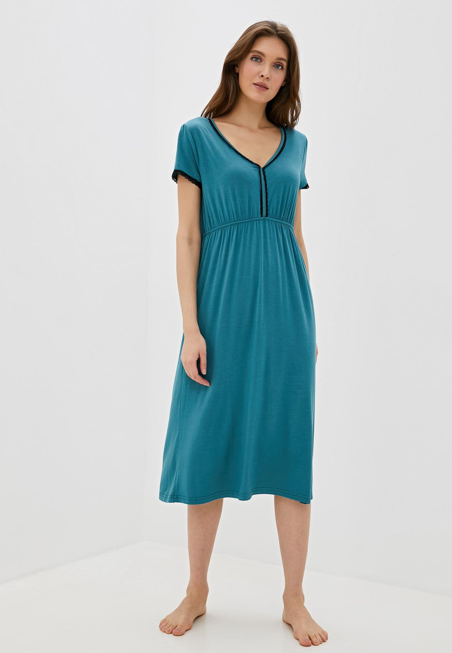 Exklusives Nachtkleid mit einer feinen Spitze am V-Ausschnitt LMS-6063 Green Grün