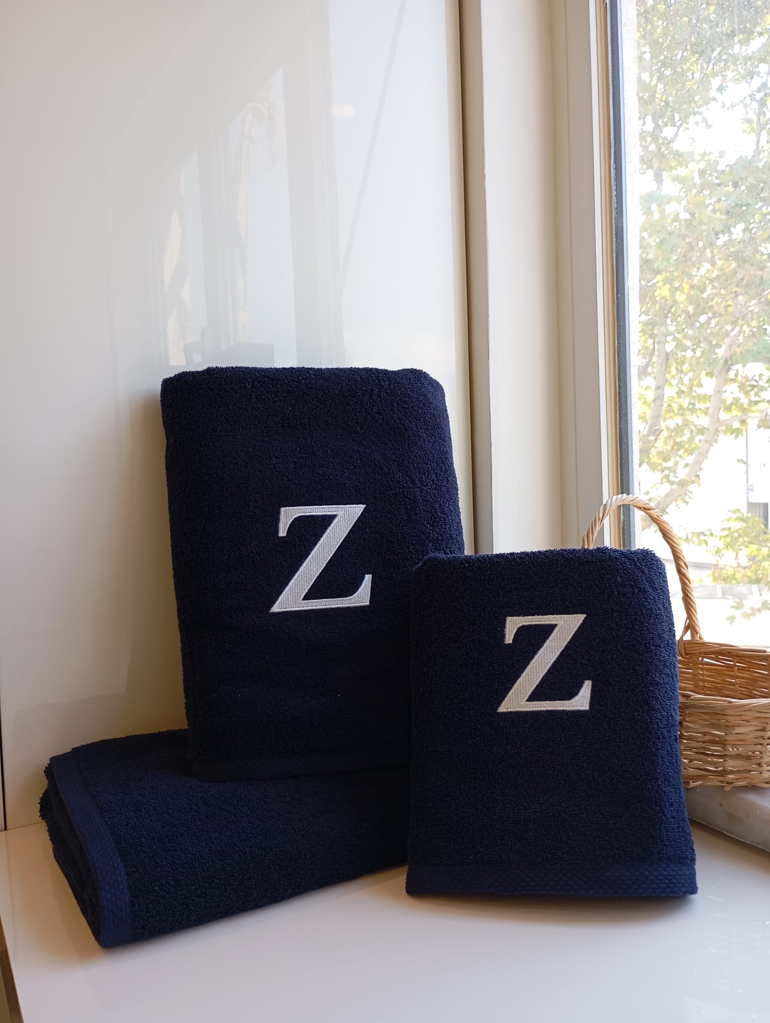 Serviette haut de gamme - avec élégante lettre "Z" brodée - polyvalente, durable, absorbante et à séchage rapide - 100 % coton - bleu marine