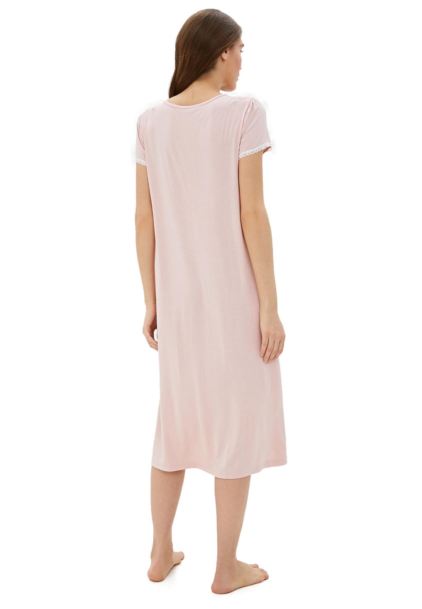 Exklusives Nachtkleid mit einer feinen Spitze am