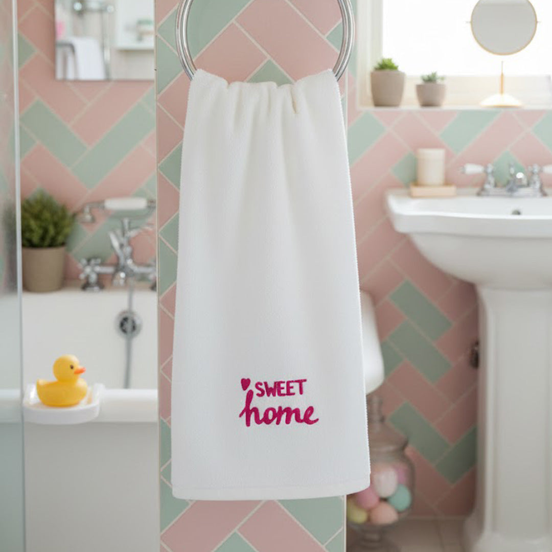 Besticktes Gästehandtuch mit Sweet Home-Stickerei