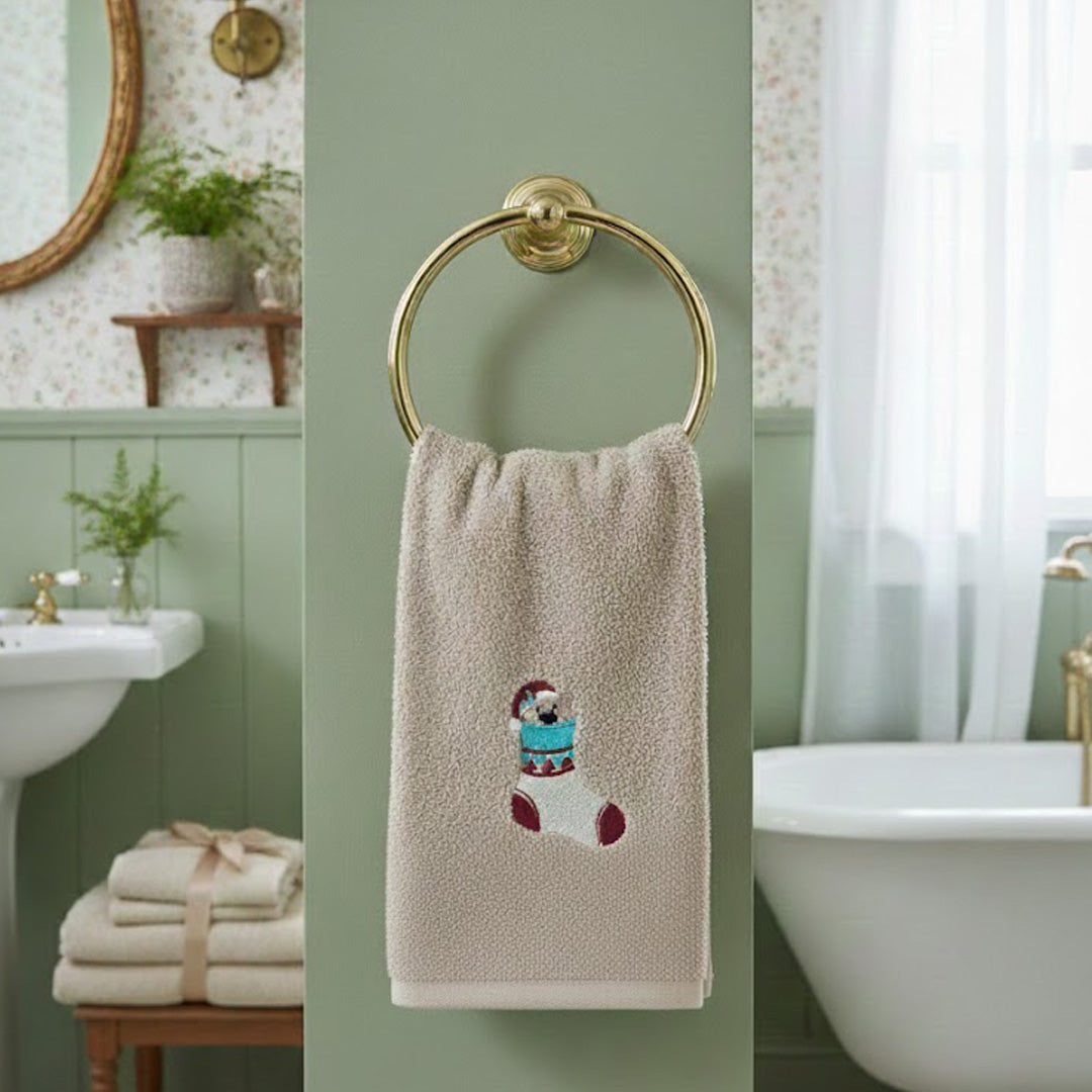 Weihnachtshandtuch - Besticktes Gästehandtuch mit Teddybär im Weihnachtsstrumpf