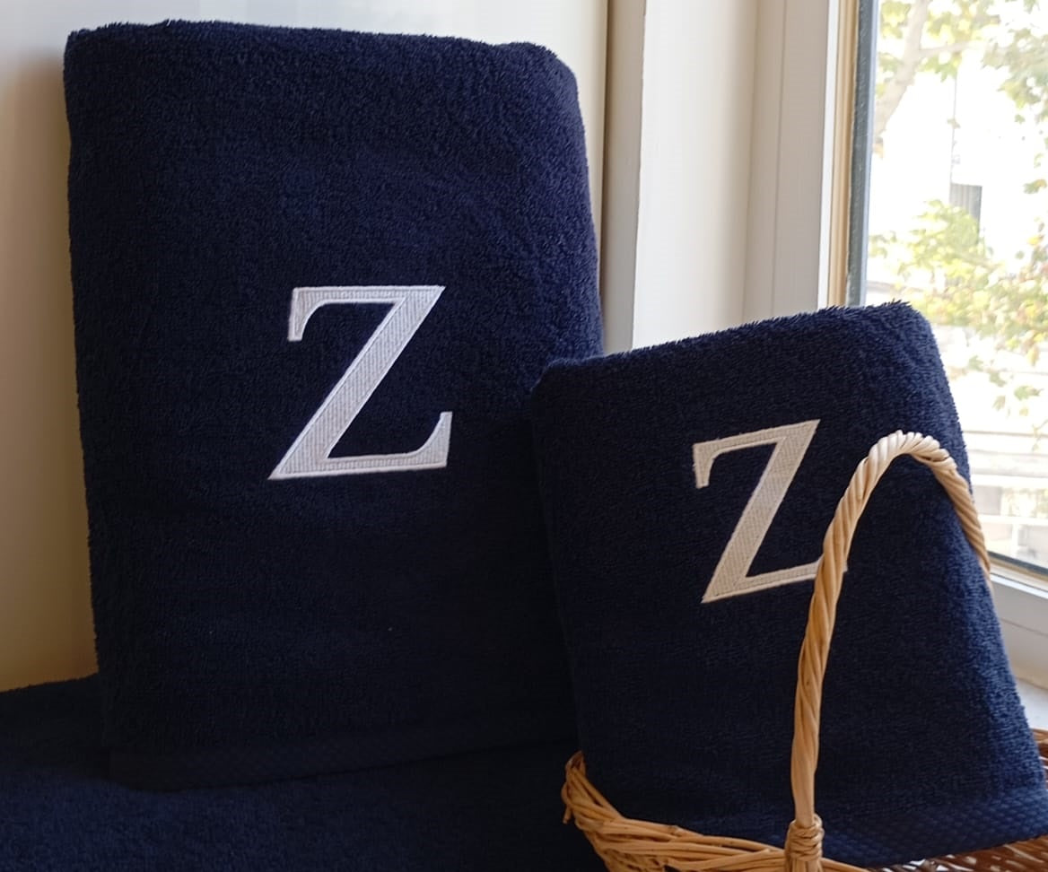 Serviette haut de gamme - avec élégante lettre "Z" brodée - polyvalente, durable, absorbante et à séchage rapide - 100 % coton - bleu marine