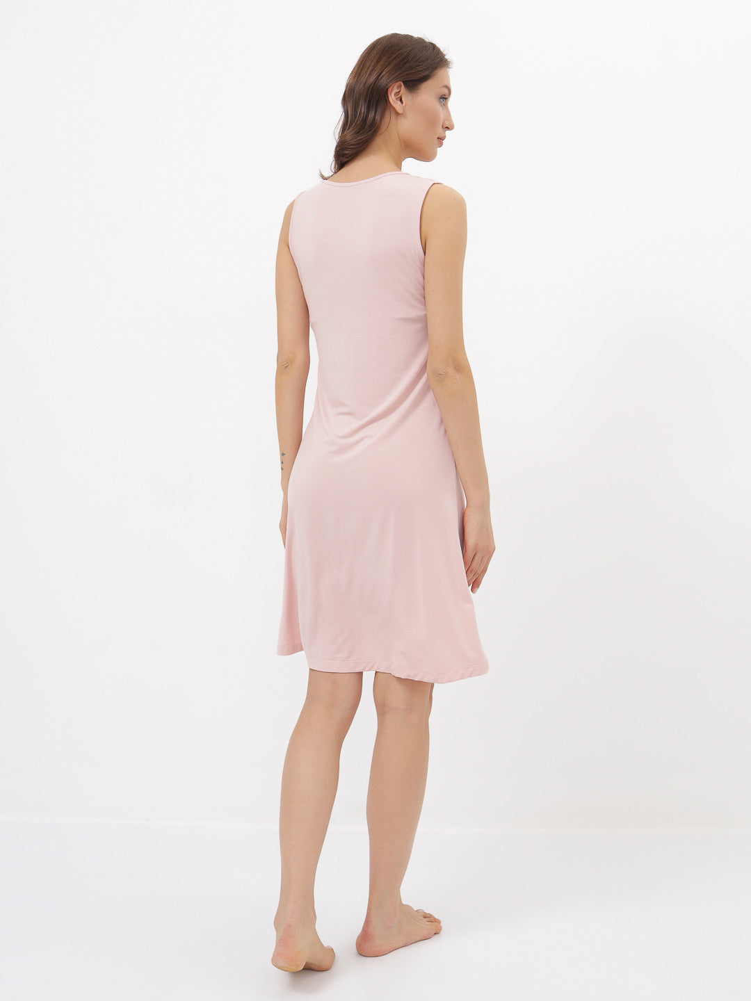 Trägernachthemd aus Bambusviskose mit feinem Spitzenmuster im Oberteil