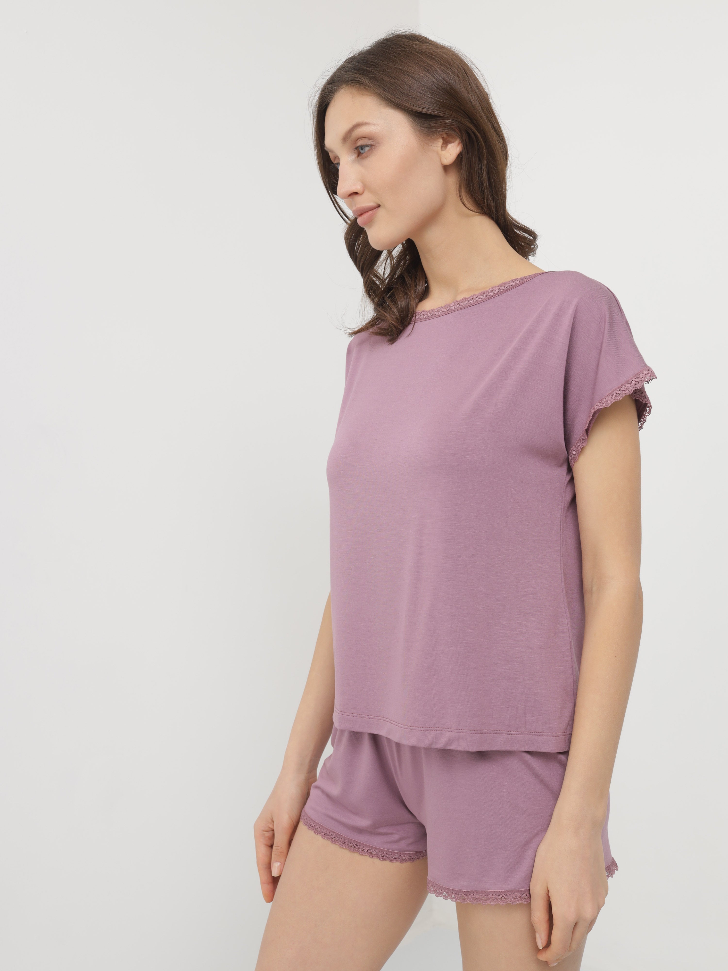 Damen Pyjama Set aus Bambusviskose mit einer Spitze im Oberteil