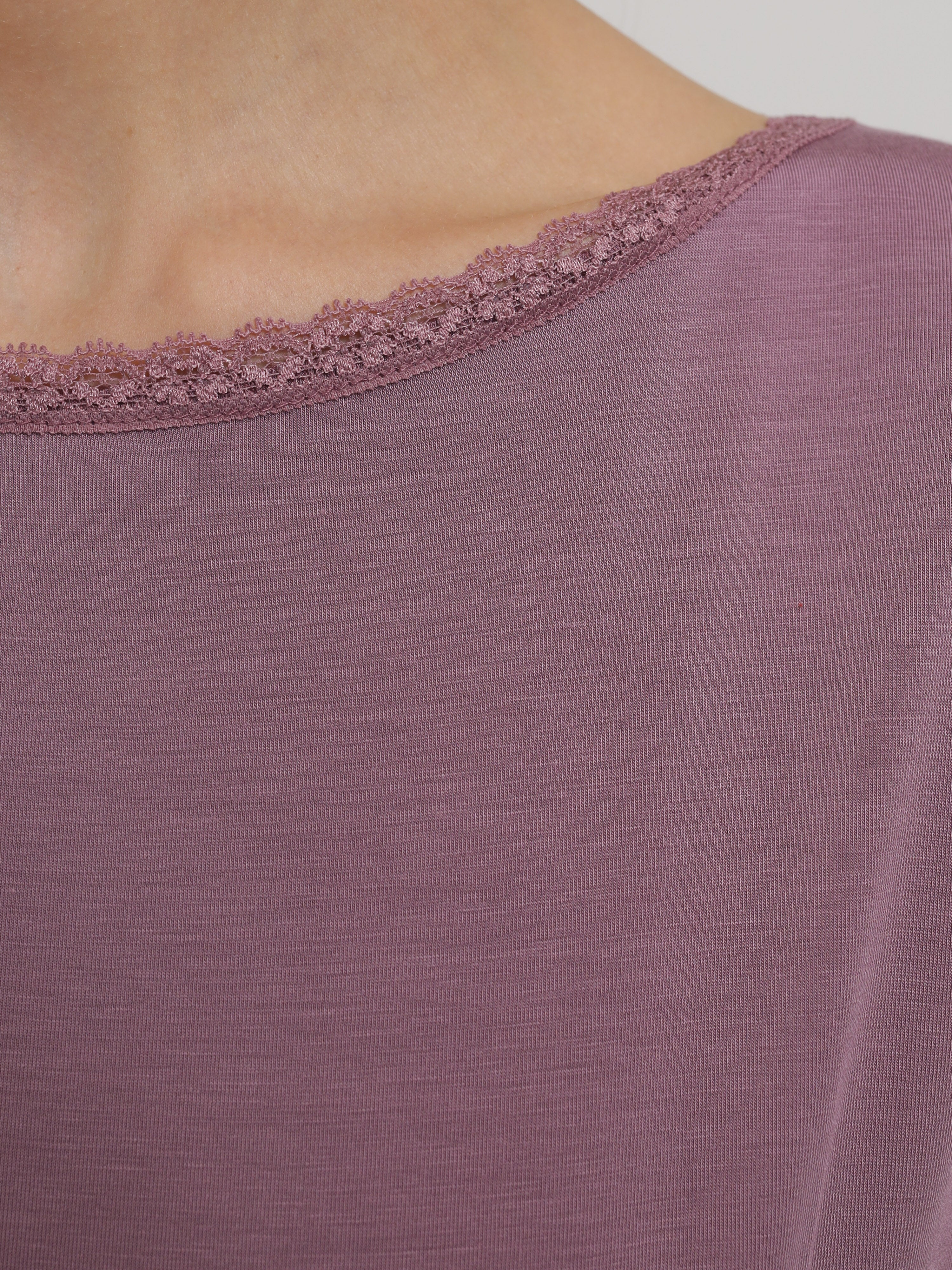 Damen Pyjama Set aus Bambusviskose mit einer Spitze im Oberteil