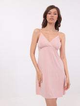 Lade das Bild in den Galerie-Viewer, Exklusives Nachtkleid mit Spaghetti-trägern und einer wunderschönen Spitze LMS-6096 Pink

