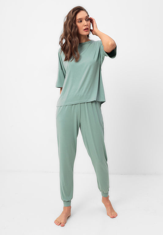 Women's pajama set made of bamboo viscose 