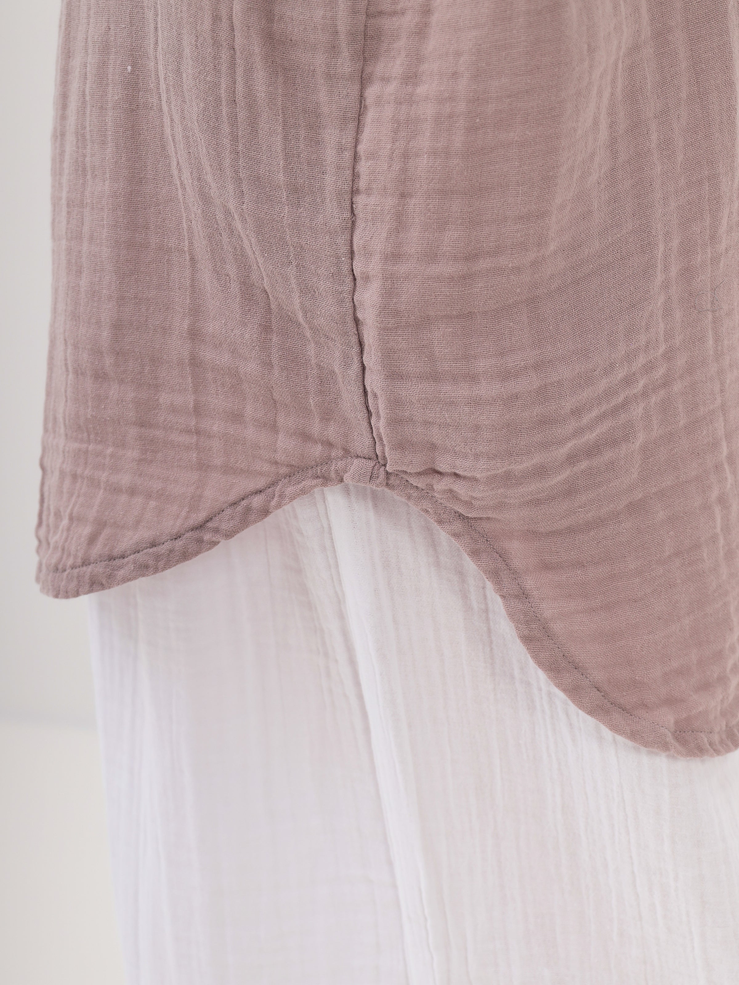 Women's summer and leisure fashion - shirt made of casual muslin 