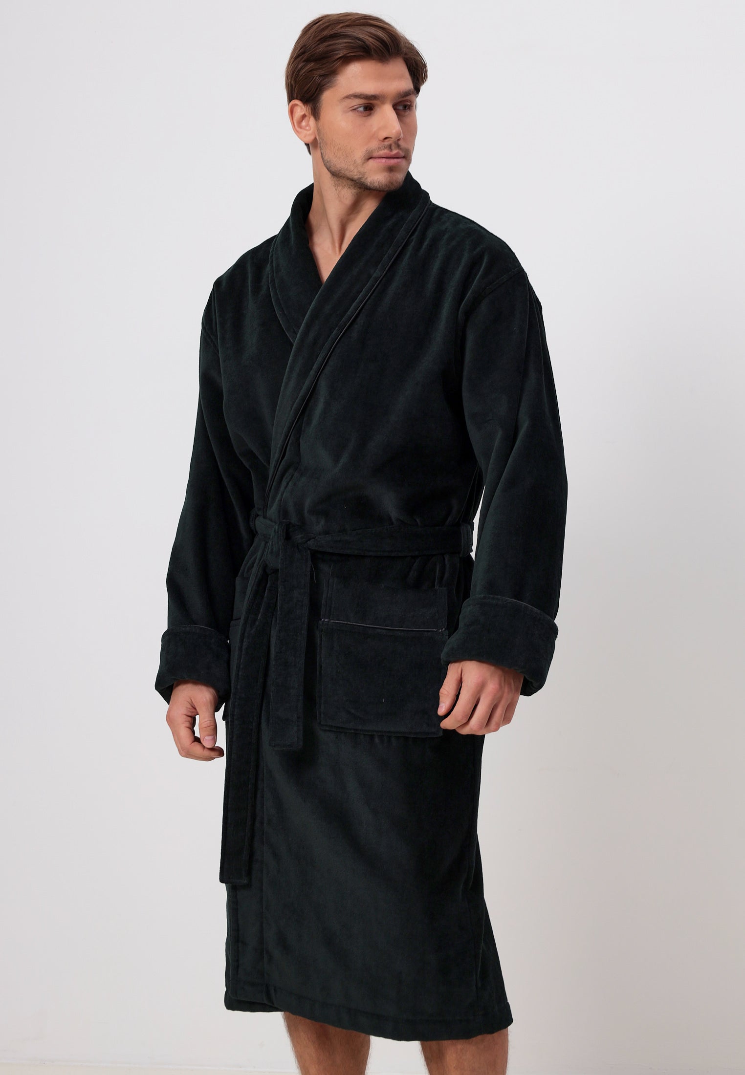 Edeler Schalkragen Herrenbademantel aus hochwertiger Baumwolle in Velour