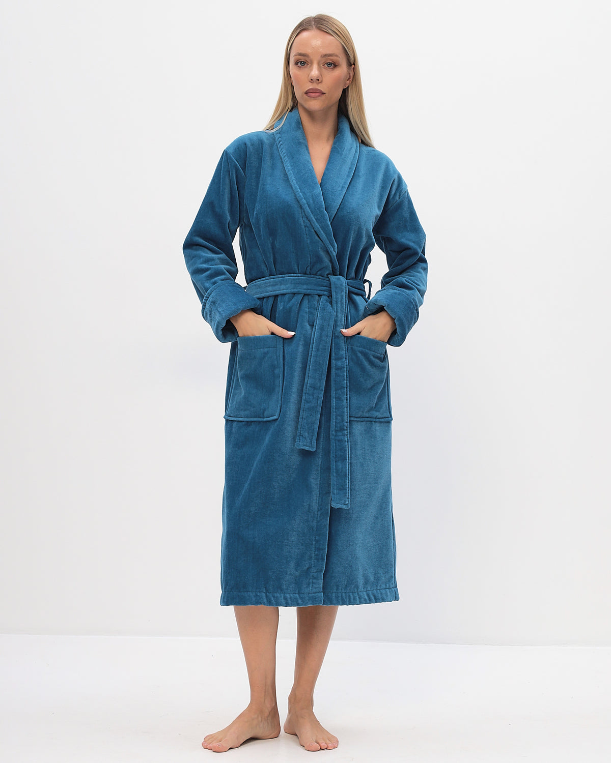 Noble shawl collar men's bathrobe made of high-quality cotton in velour 
