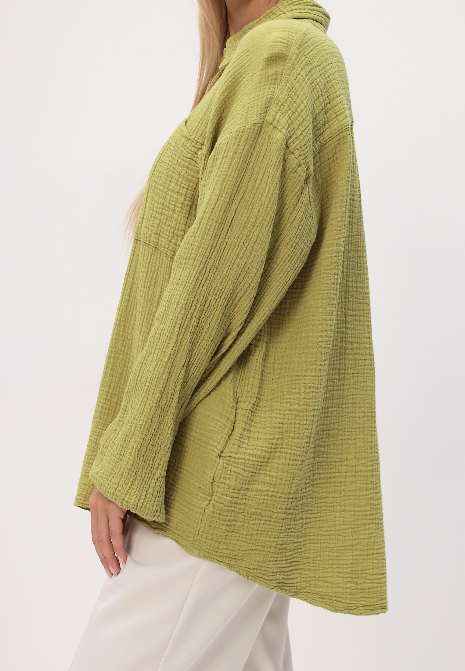 Women's summer and leisure fashion shirt made of casual muslin 