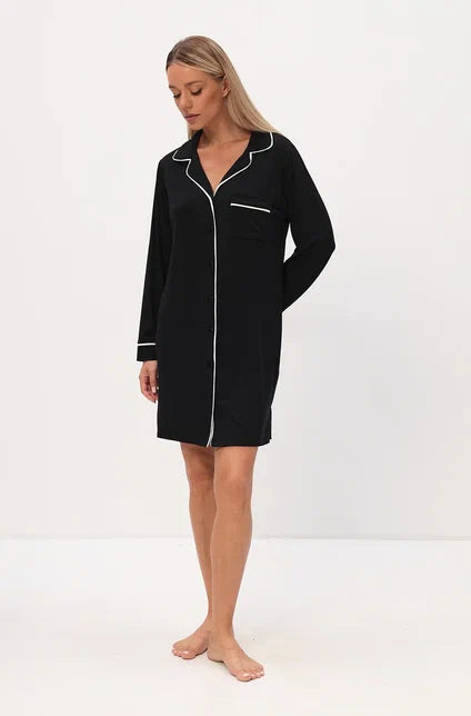 Nightdress made of bamboo viscose with a fine lace on the shoulder