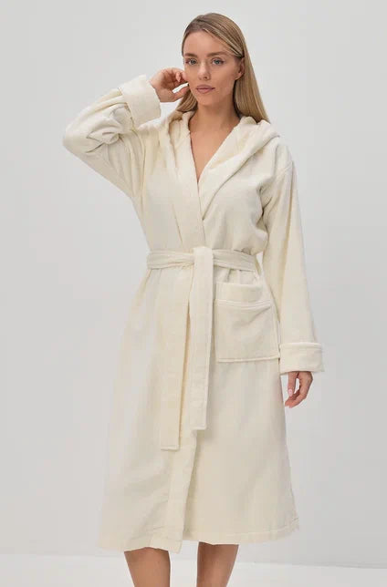 Premium Kapuzen-Bademantel aus 100% Baumwoll-Velours