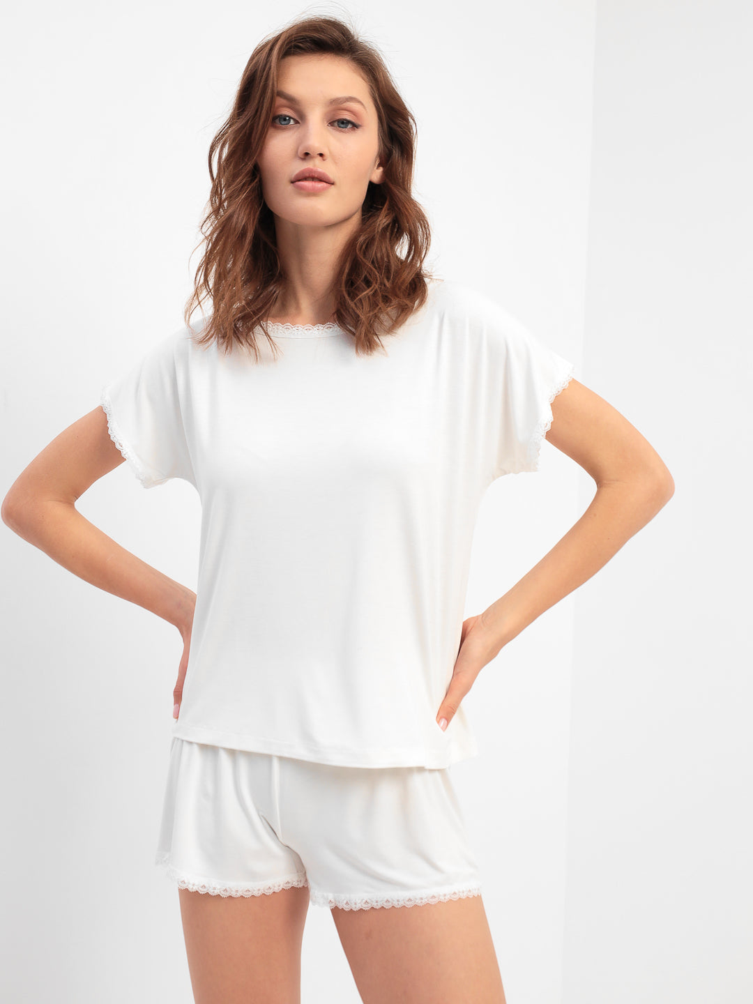 Damen Pyjama Set aus Bambusviskose mit einer Spitze im Oberteil