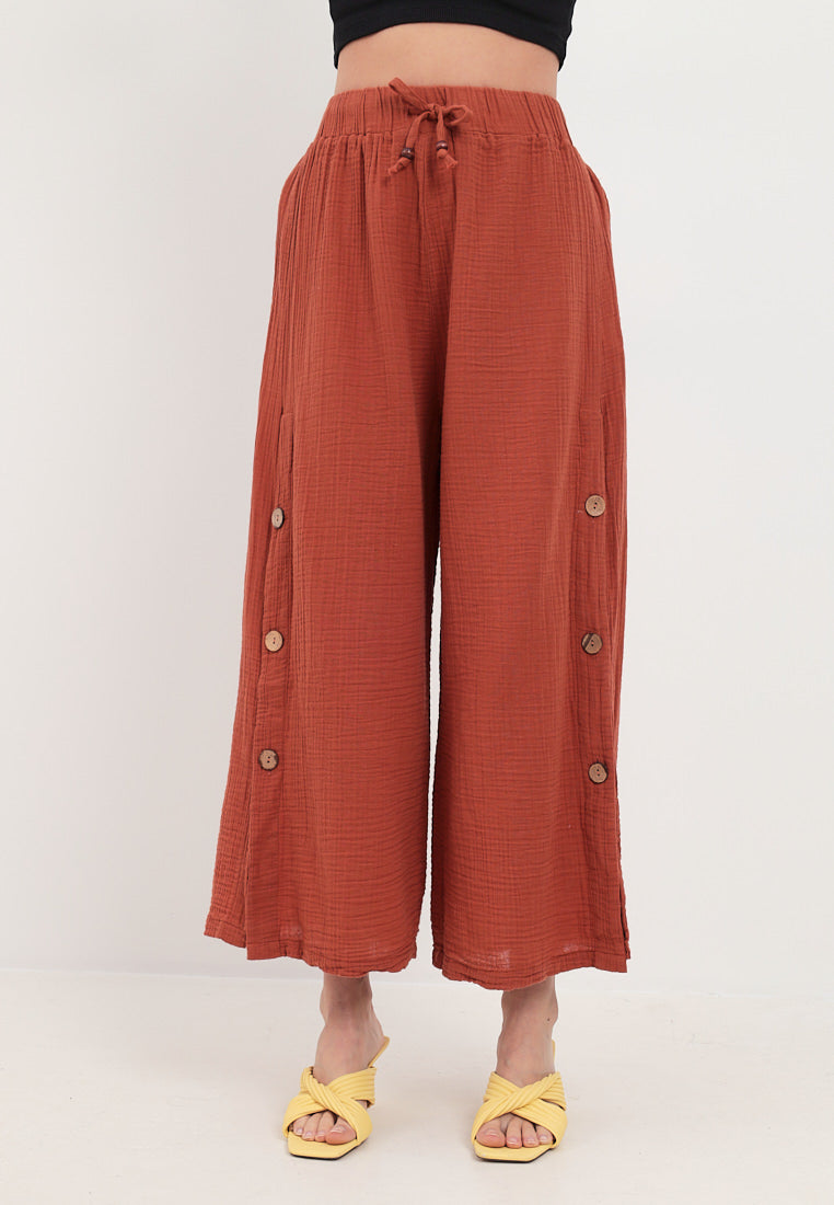 Women's summer and leisure fashion - trousers made of casual muslin 