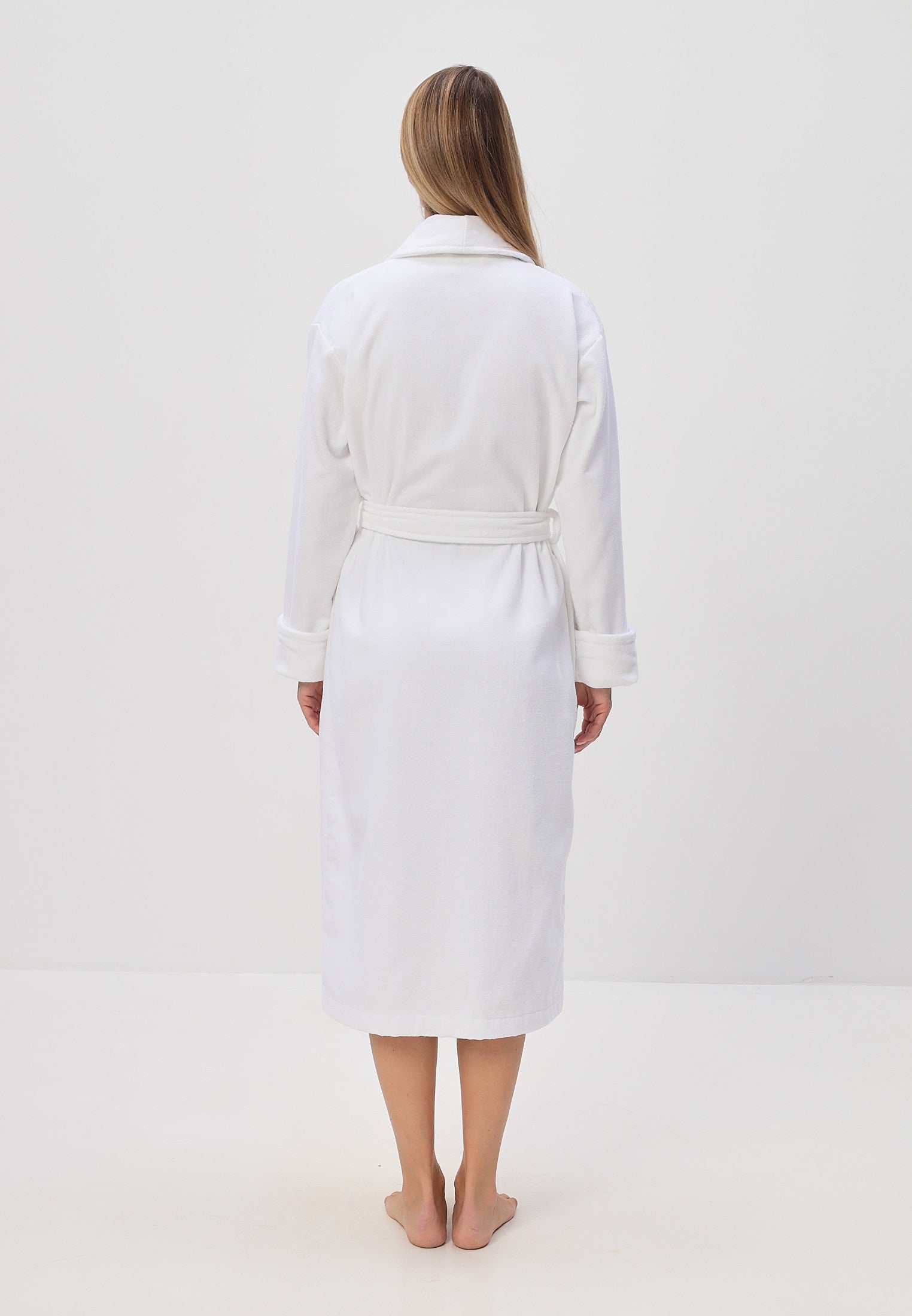 Edeler Schalkragen Damenbademantel aus hochwertiger Baumwolle in Velour