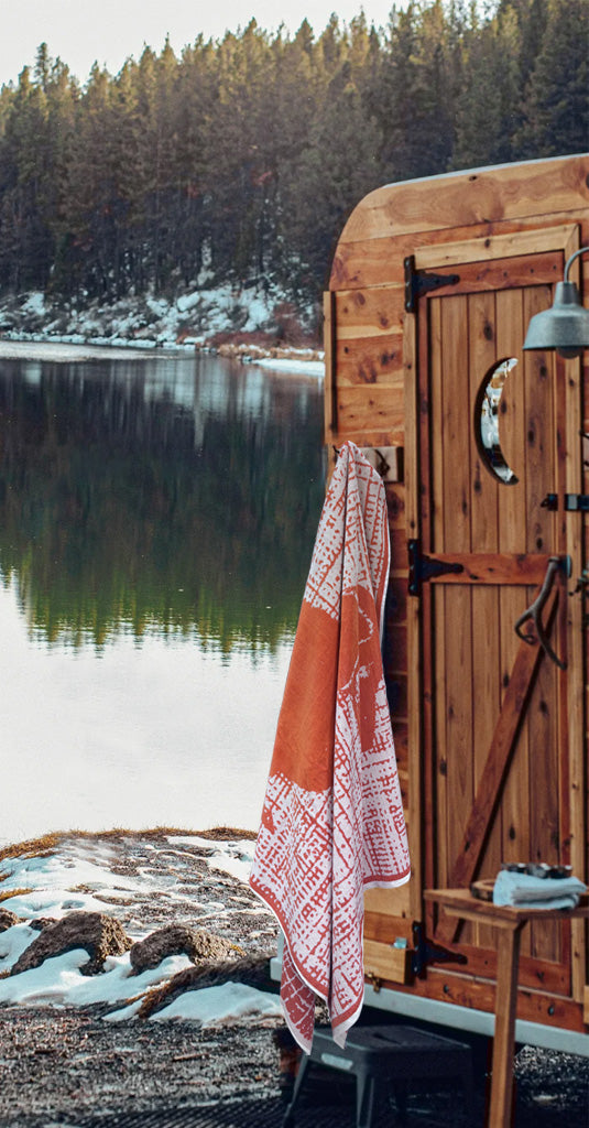 Premium Badetuch -  Mit edlem Dachshund Design - Vielseitig, Nachhaltig, Saugstark & Schnelltrocknend - 100% Baumwolle