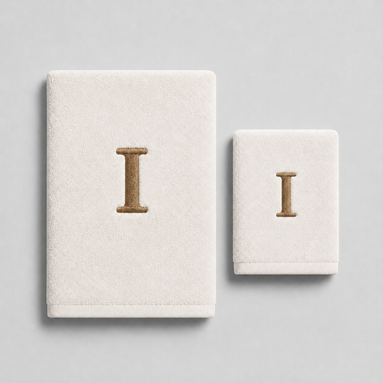 Premium Handtuch -  Mit edler Stickerei Buchstabe "I" - Vielseitig, Nachhaltig, Saugstark & Schnelltrocknend